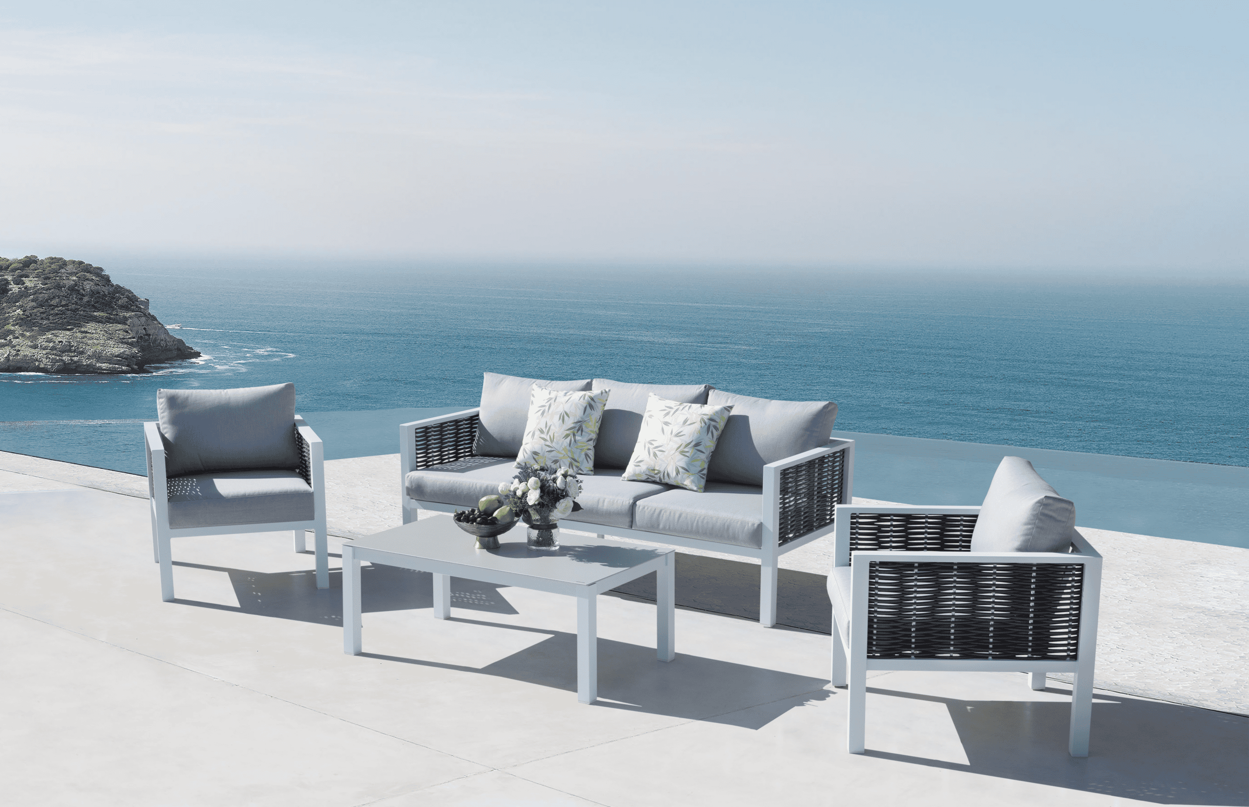 סט אלומיניום משולב רטאן צבע אפור בהיר(אכזיב)